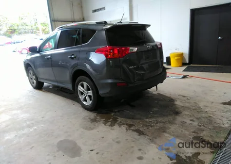 2015 Toyota Rav4 Xle z USA, uszkodzony, nr VIN 2T3WFREV8FW230746